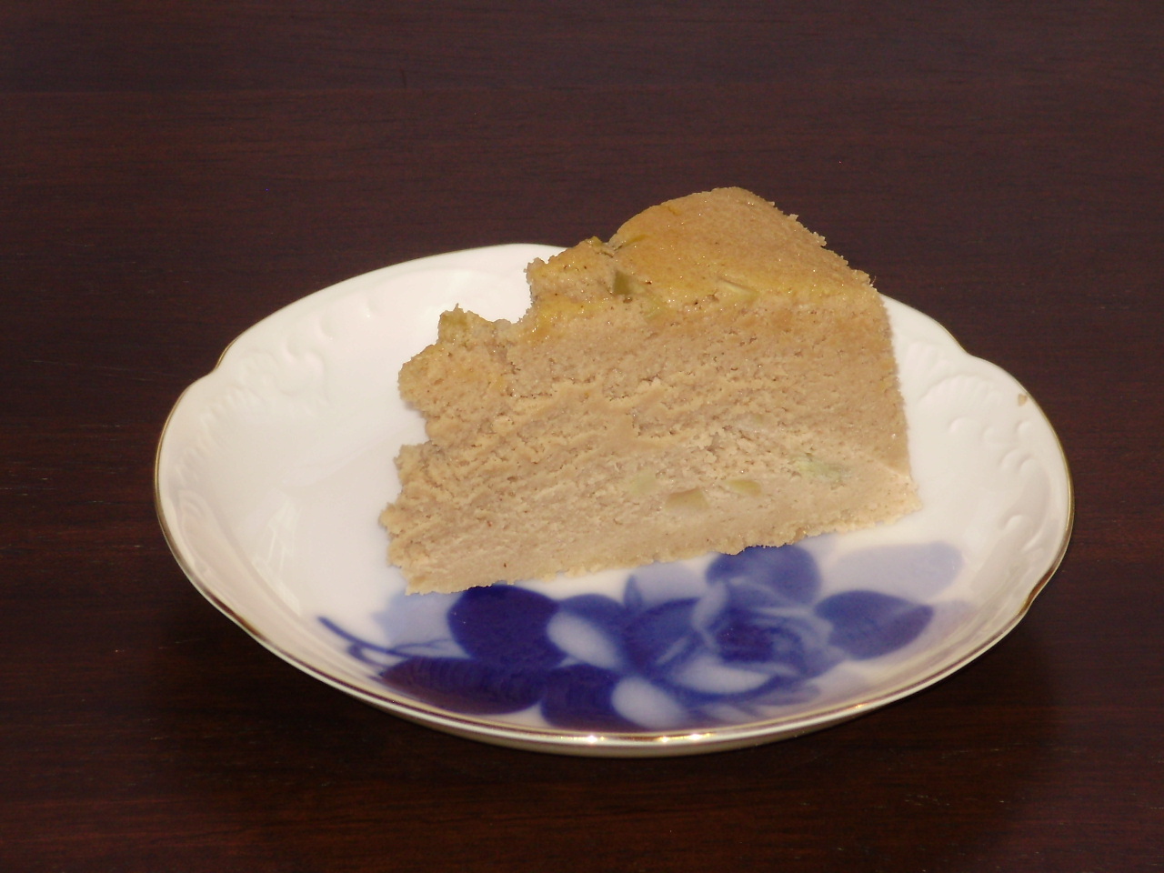 季節のケーキ　10月はマロンのケーキです。